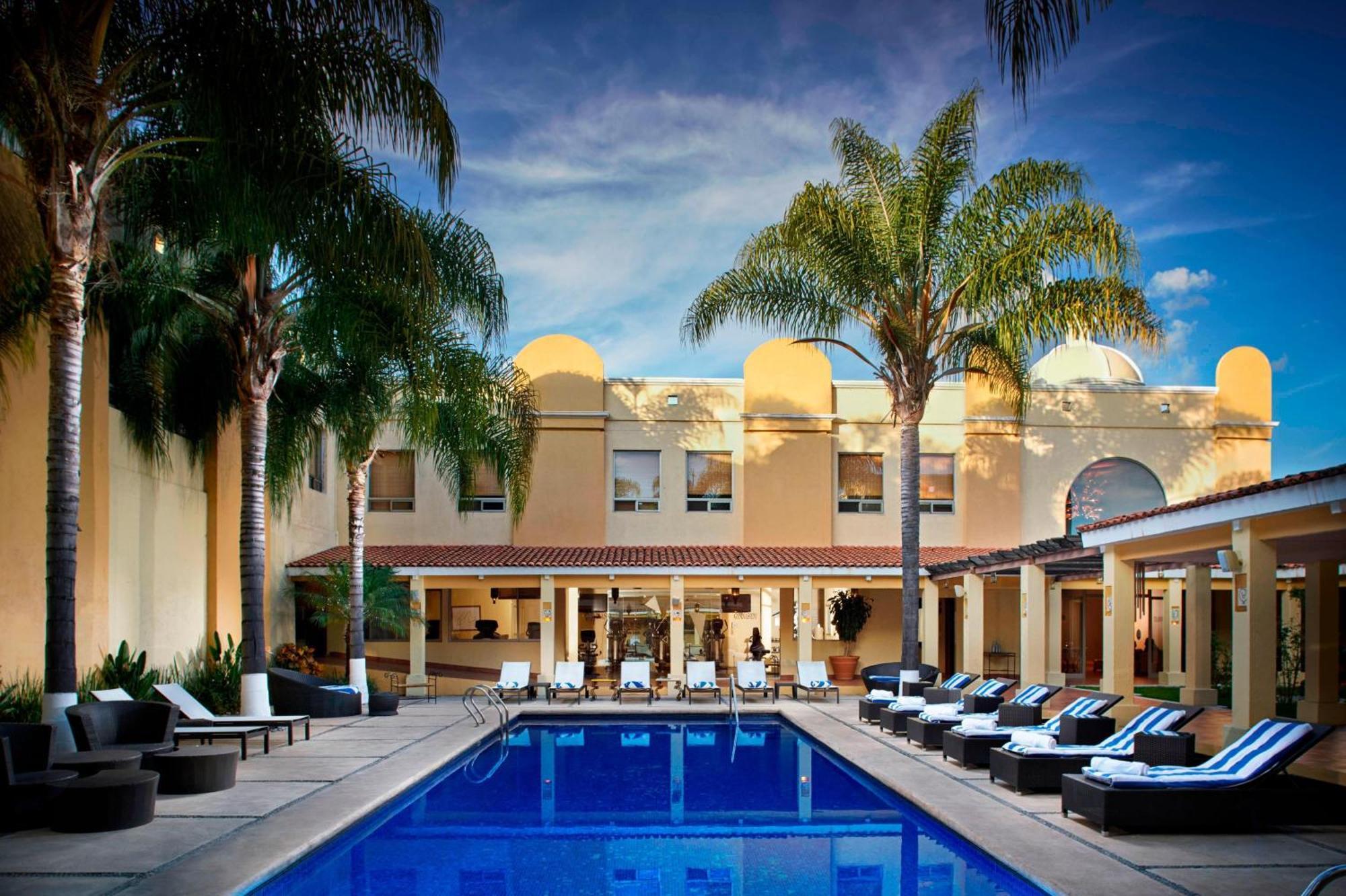 익스타판 데 라 살 메리어트 호텔, 스파 앤 컨벤션 센터 익스타판데라살 외부 사진 The pool at the hotel