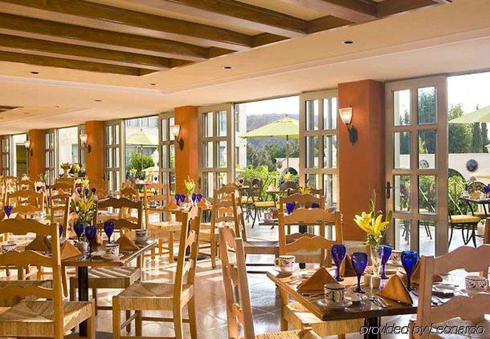 익스타판 데 라 살 메리어트 호텔, 스파 앤 컨벤션 센터 익스타판데라살 외부 사진 The restaurant