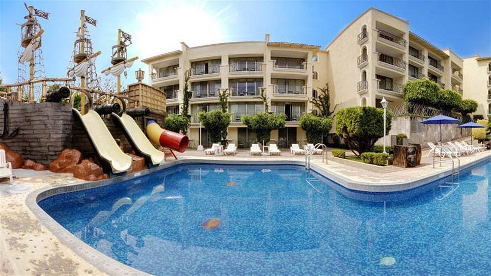 익스타판 데 라 살 메리어트 호텔, 스파 앤 컨벤션 센터 익스타판데라살 외부 사진 The swimming pool at the hotel