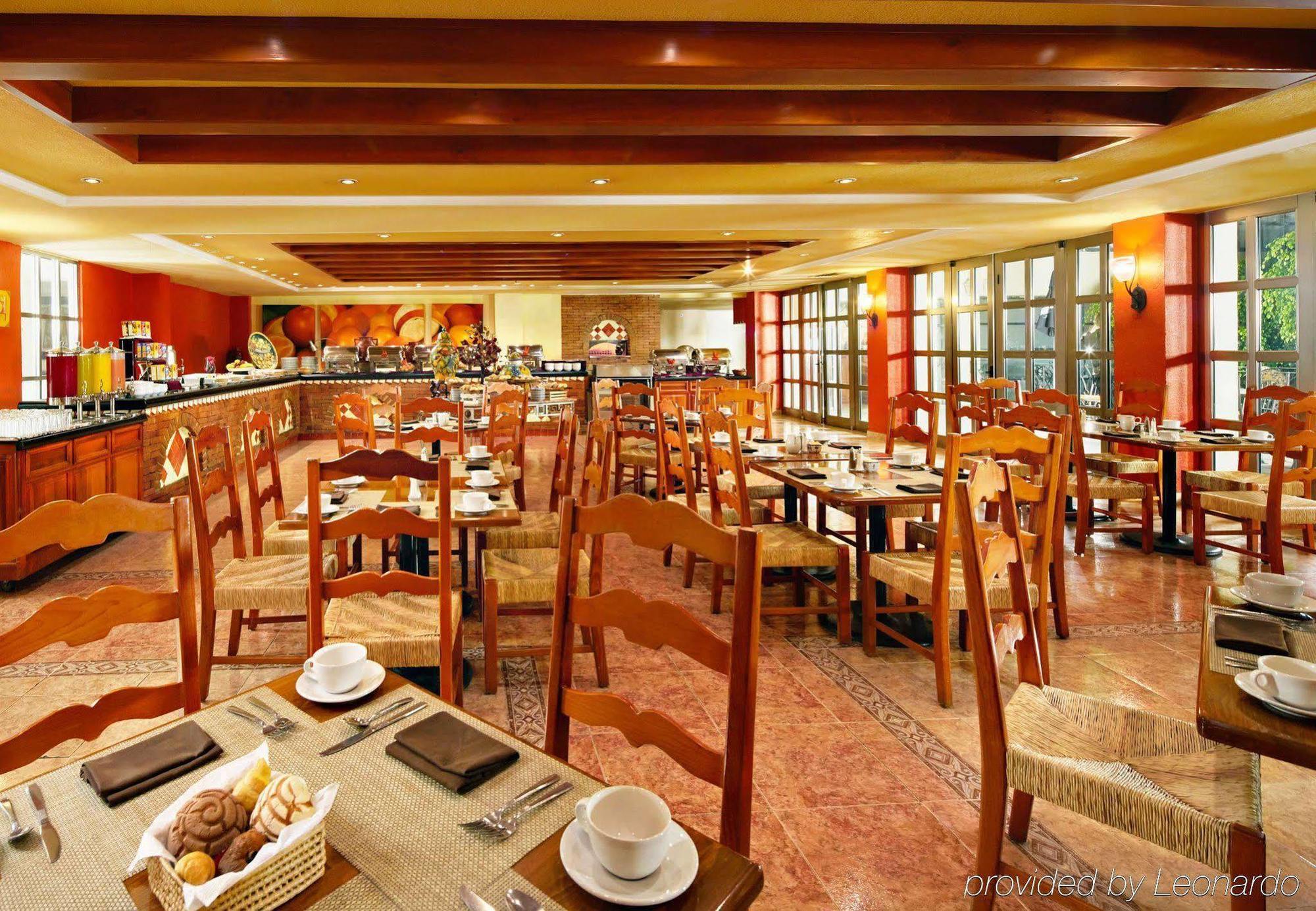 익스타판 데 라 살 메리어트 호텔, 스파 앤 컨벤션 센터 익스타판데라살 외부 사진 The Garden Grille
